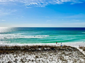Beachfront Aqua Villa 403! Free Activities Included!